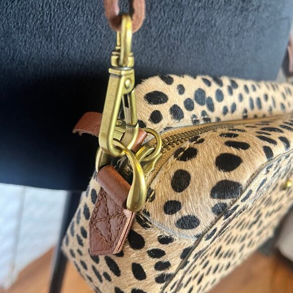 Madewell The Transport Camera Bag in dotted calf hair - Picture 7 of 12